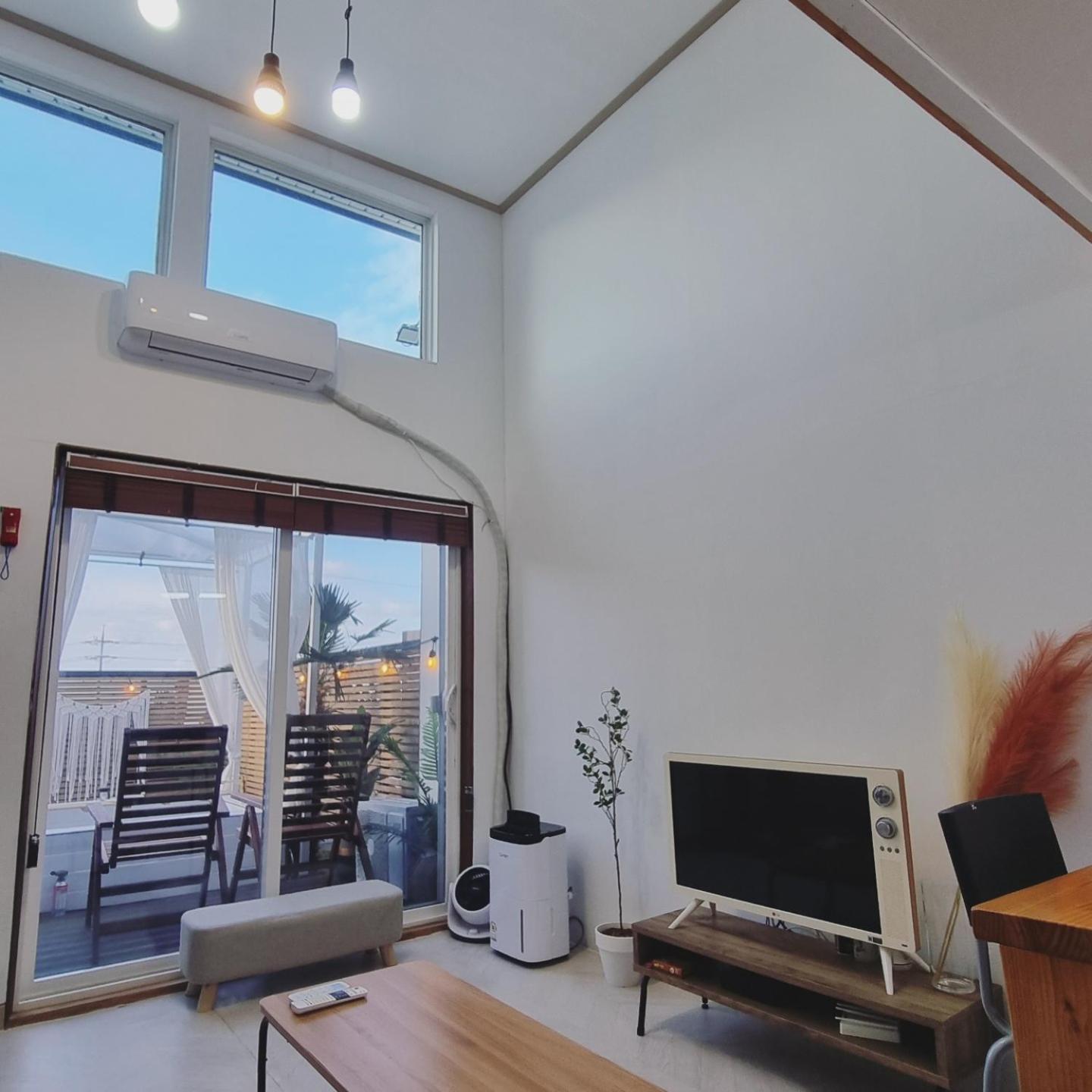 Вилла Jeju Hyeun'S House Экстерьер фото